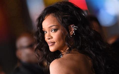 Rihanna devient la nouvelle égérie de « J’adore .